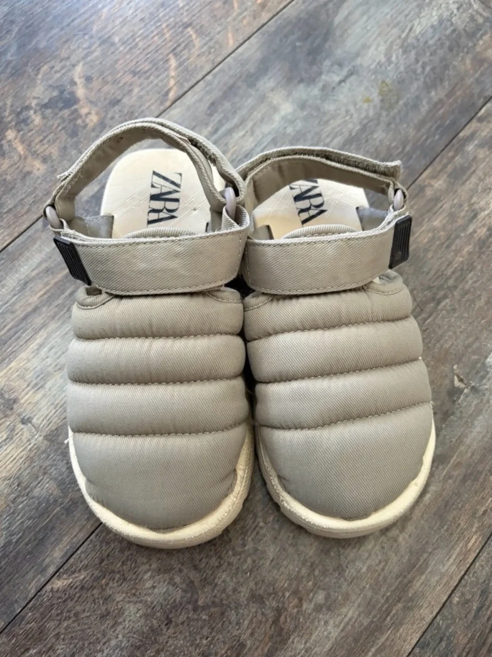 ZARA Kids Quilted Padded Slippers in Light Beige stock (14)